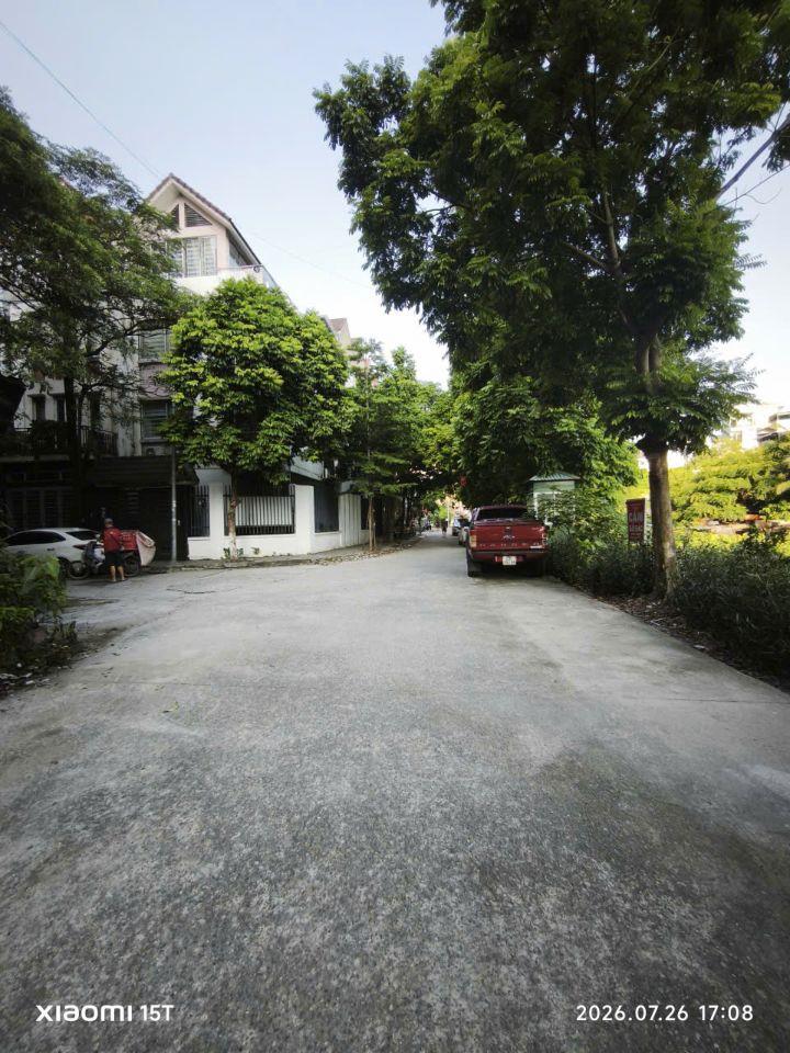 Biệt thự ngõ 67 Phùng Khoang Hà Nội lô góc wieo hồ 30 tỷ. Hai mặt tiền vỉa hè ô tô tránh nhau 