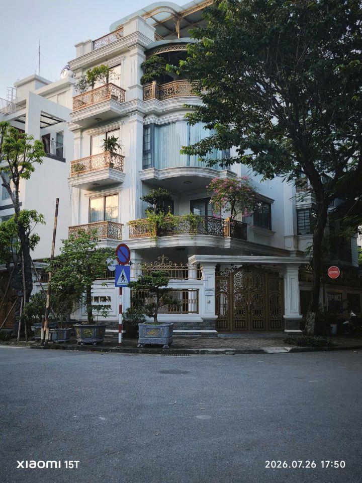 Biệt thự ngõ 67 Phùng Khoang Hà Nội lô góc wieo hồ 30 tỷ. Hai mặt tiền vỉa hè ô tô tránh nhau 
