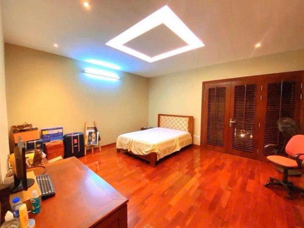 Bán gấp BT1 khu ĐT Xa La Hà Nội 38 tỷ. Vị trí BT1 trươc mặt phố 2 chiều rộng 50m, mặt tiền 8m 