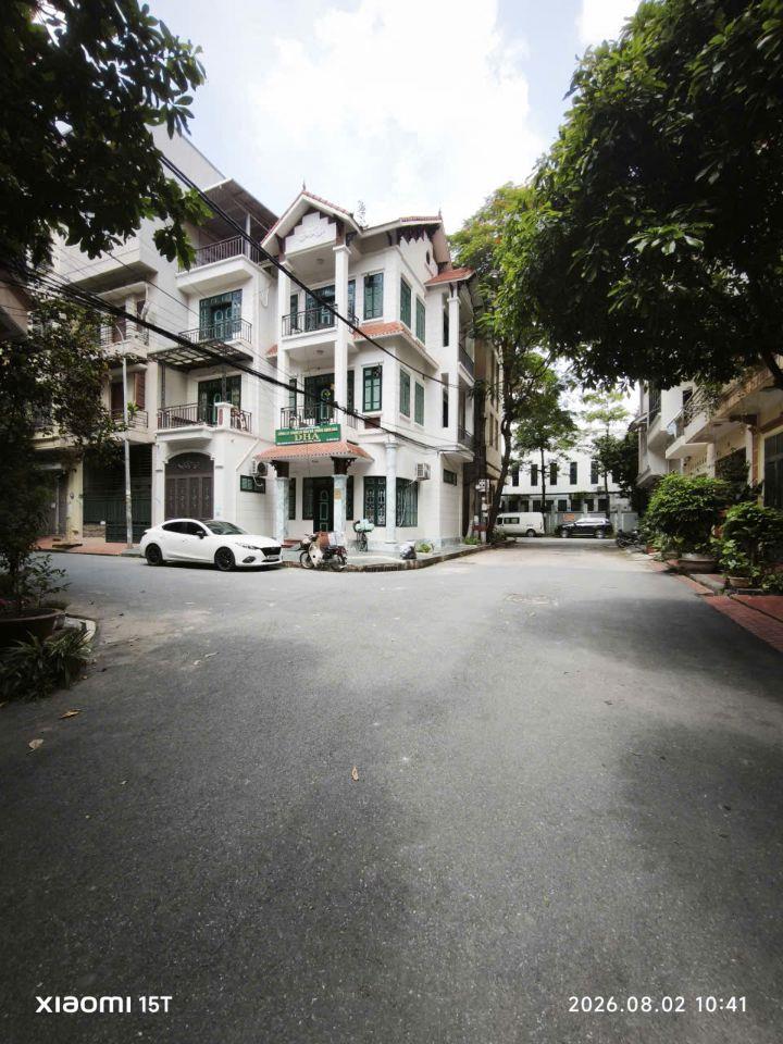 Bán gấp nhà phố Nguyễn Cảnh Dị khu ĐT Đại Kim Hà Nội 40 tỷ. Lô góc 2 mặt tiền 3 mặt thoáng ô tô tránh nhau 