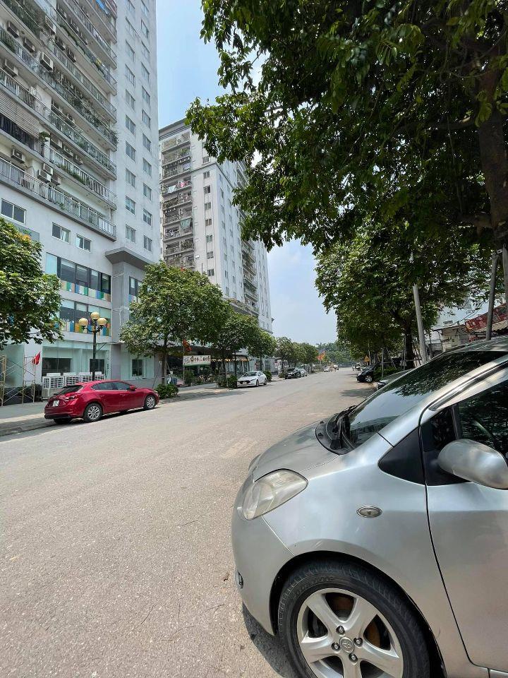 Bán đất phân lô ngõ 156 Võ Chí Công Tây Hồ  400 triêu/m2. Mặt tiền gần 10m DT 200m2 trươc nhà ô tô tránh nhau  