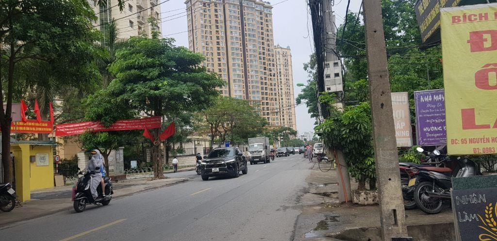 Bán đất phân lô ngõ 156 Võ Chí Công Tây Hồ  400 triêu/m2. Mặt tiền gần 10m DT 200m2 trươc nhà ô tô tránh nhau  
