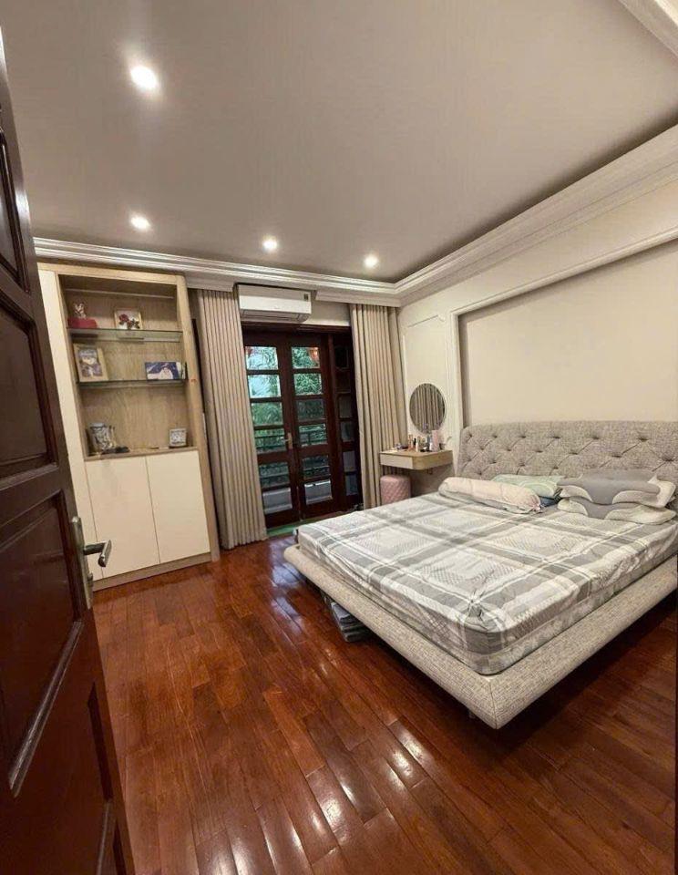 Bán rẻ nhà đẹp vỉa hè ô tô Nghĩa Đô Starlake Cầu Giấy Hà Nôi. Mặt tiền 5m  hai thoáng mặt trước vỉa hè ô tô tránh nhau