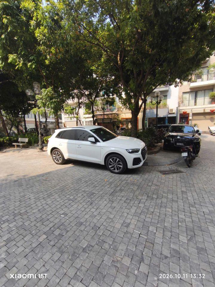 Bán nhà phố Nguyên Hồng Đống Đa thang máy vỉa hè kinh doanh. Nhà 2 mặt thoáng 