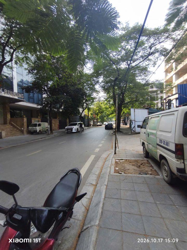 Bán nhanh lô góc kinh doanh phố Nghĩa Đô Cầu Giấy Hà Nội 50 tỷ. DT XD gân 1000m2 gồm 9 tầng, hầm rộng hai 