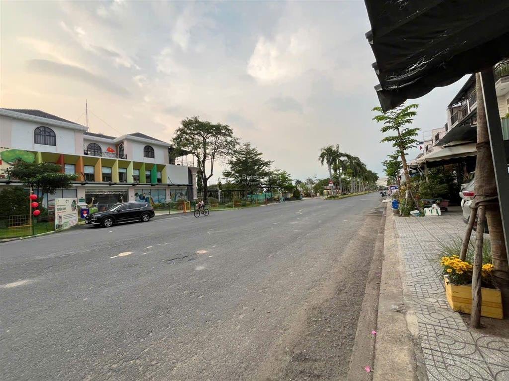Mặt tiền trục chính phúc an city kinh doanh  giá 3.4 tỷ kề cầu hóc môn  0868 319 ***