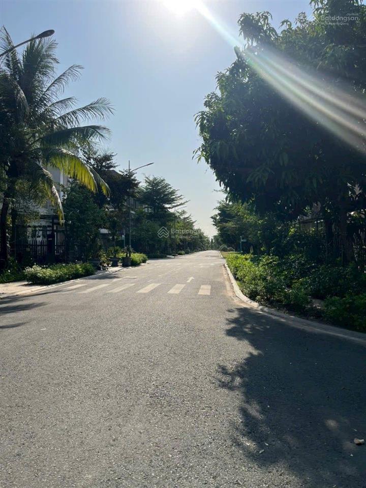 Biệt thự mặt kênh  phúc an city 6x15 ( 3 tấm đúc) giá 2.7 tỷ  dương 0868 319 ***