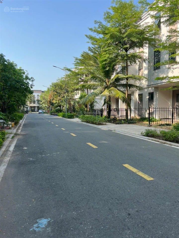 Biệt thự mặt kênh  phúc an city 6x15 ( 3 tấm đúc) giá 2.7 tỷ  dương 0868 319 ***