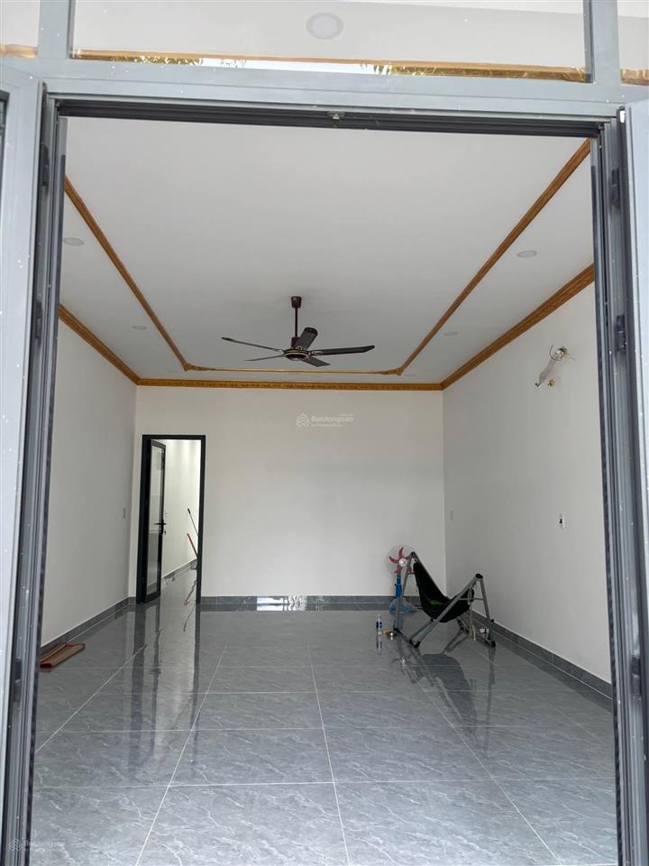 Cho thuê nhà phố 4 lầu. có 2 mặt tiền gồm nhiều phòng có máy lạnh kế siêu thị aeon giá 18tr tháng