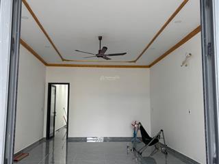 Cho thuê nhà phố 4 lầu. có 2 mặt tiền gồm nhiều phòng có máy lạnh kế siêu thị aeon giá 18tr tháng