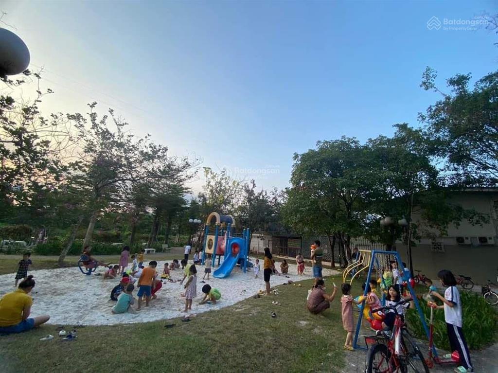 Bán nhà phố ehome 4 gần ca fe hồ bơi 4ty400tr