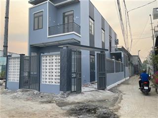 Nhà lầu 4 phòng ngủ ngay gần chợ búng thuận an giáp vsip 1