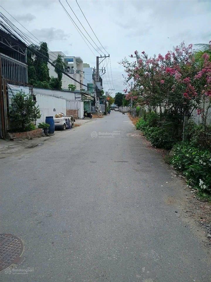 Bán nhà cấp 4 dt 247.5m2 thổ cư 140m2, giá 6tỷ5