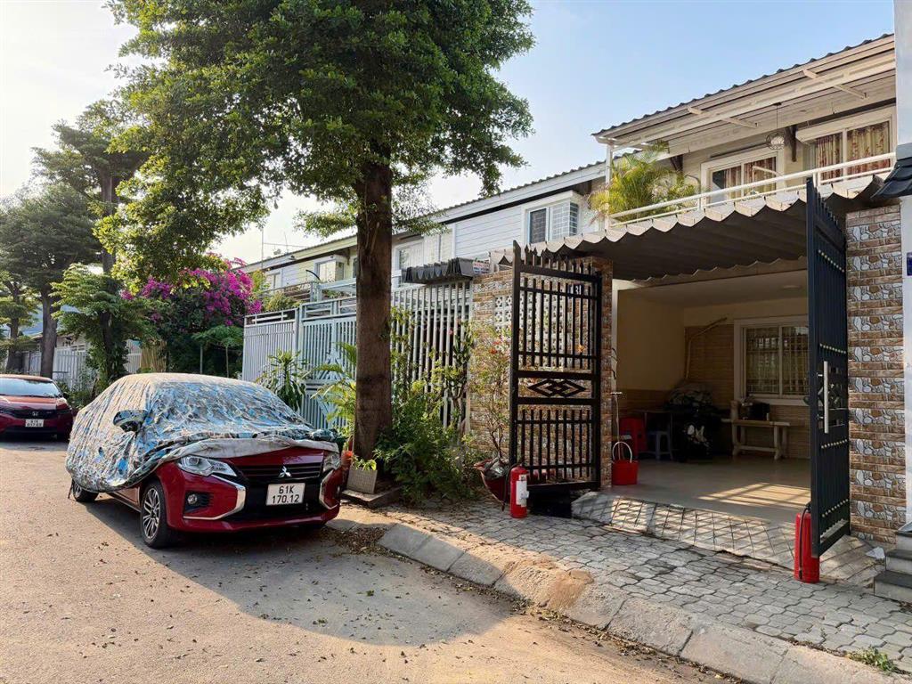 Bán gấp nhà phố đẹp tại ehome 4, giá 4,4 tỷ, tổng 75m2