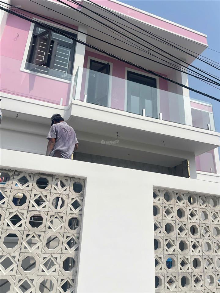 Bán gấp căn nhà gần đường dẫn cầu phú long lái thiêu. giá 2ty850 dt 70m