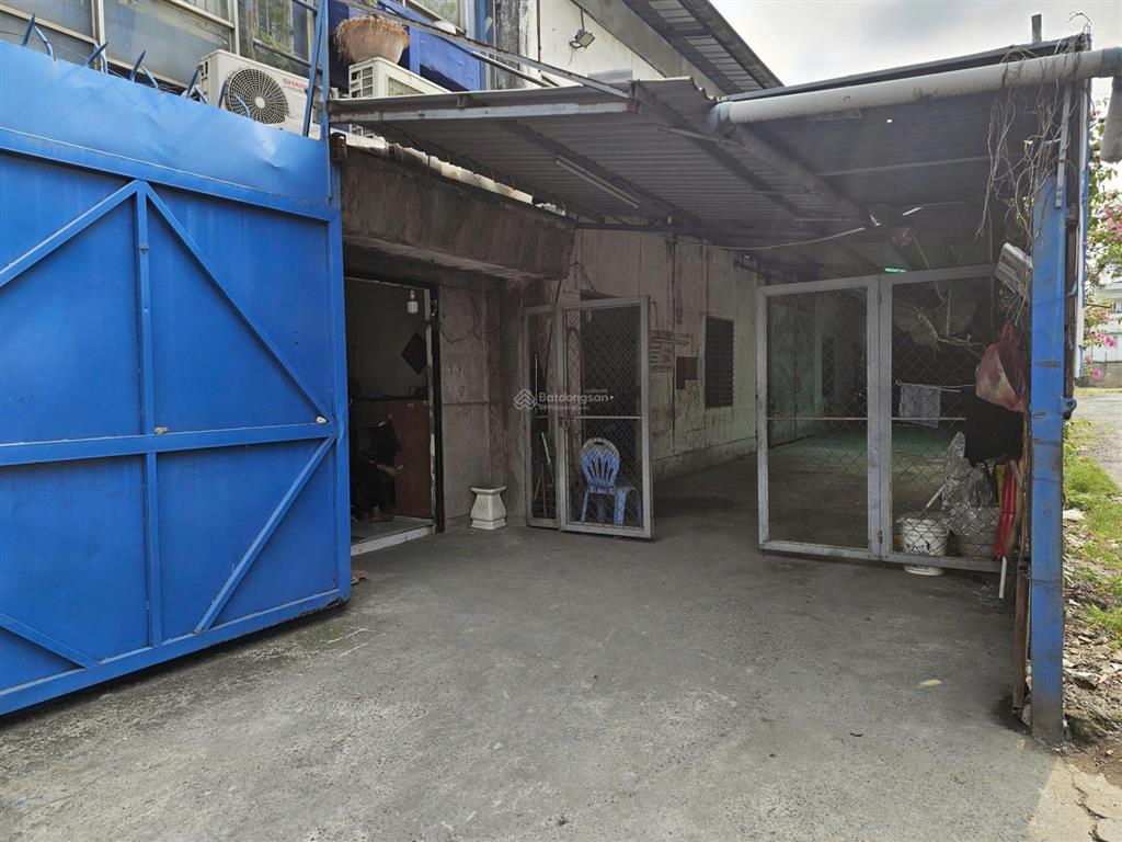 Cho thuê tòa nhà văn phòng 1 trệt 3 lầu và kho(có thể thuê riêng lẻ) tại quận 4 cũ tp hồ chí minh