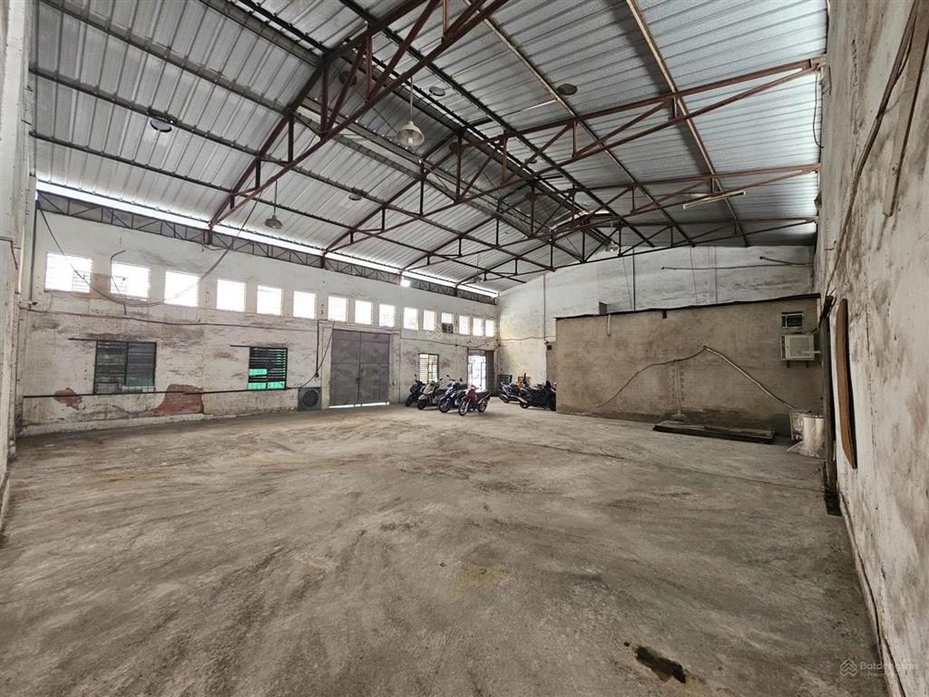 Cho thuê tòa nhà văn phòng 1 trệt 3 lầu và kho(có thể thuê riêng lẻ) tại quận 4 cũ tp hồ chí minh