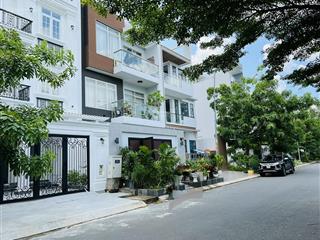 Bán nhanh lô đất 8x18 vị trí đẹp, giá cực tốt, alo em chốt liền