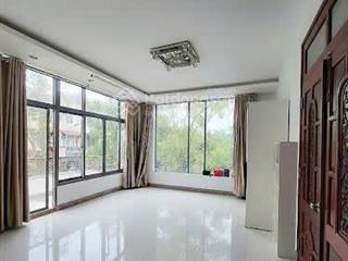 Cho thuê phòng ngay trong biệt thự kdc conic, giá chỉ 3.5 triệu/tháng.