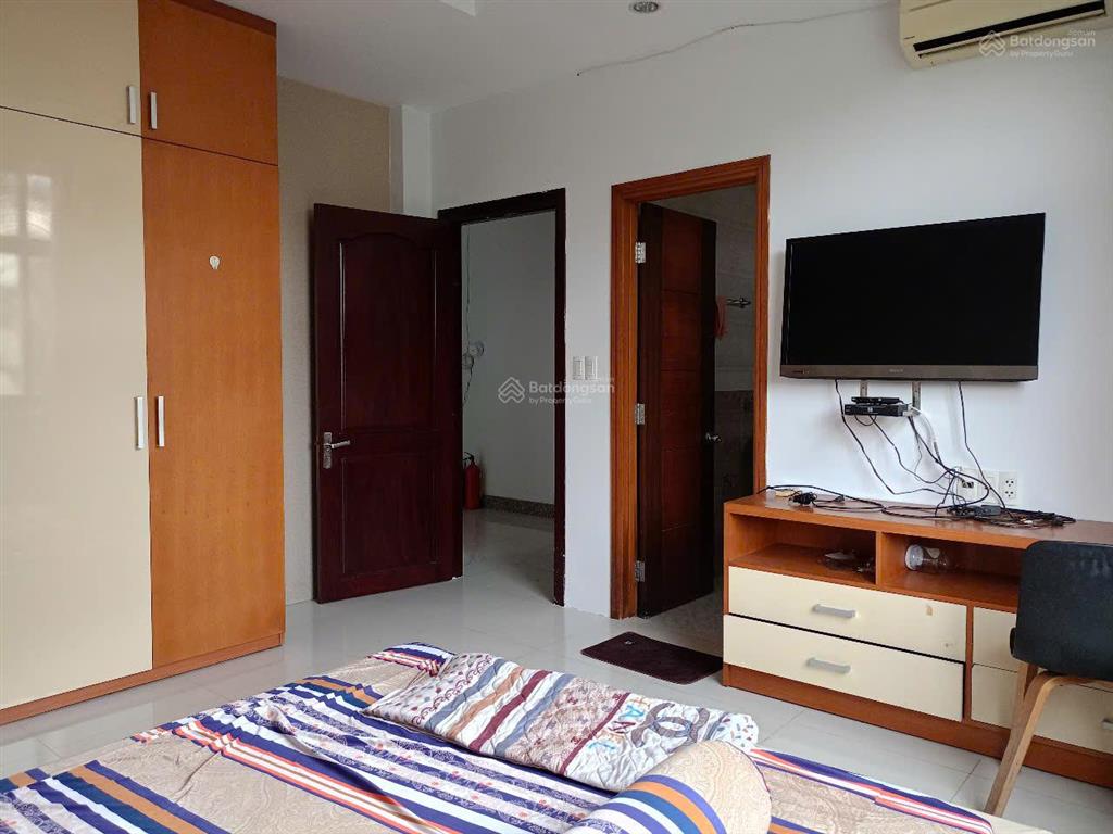 Cho thuê phòng ngay trong biệt thự kdc conic, giá chỉ 3.5 triệu/tháng.