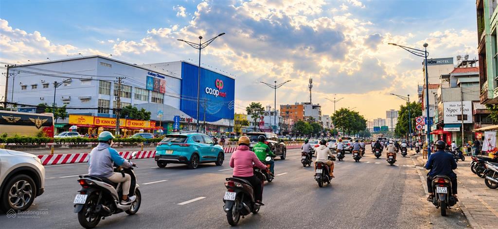 Bán 1.085m2 mặt tiền phan văn hớn, gần chung cư topaz home 102 triệu/m2