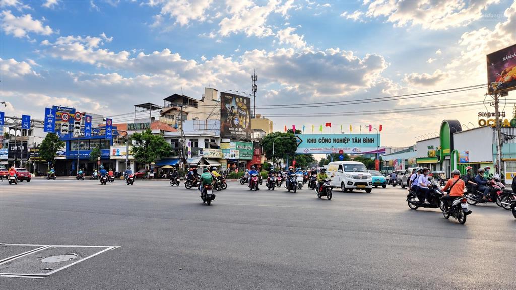 Bán 1.085m2 mặt tiền phan văn hớn, gần chung cư topaz home 102 triệu/m2