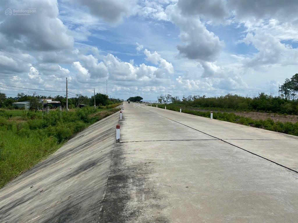 Bán trang trại nuôi yến 2.000m2 đất mặt tiền đê biển có 400 m2 thổ cư, có nhà yến 600 tổ