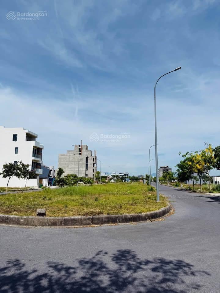 Lô góc nhìn view sông fpt 222m2  phân khu r3