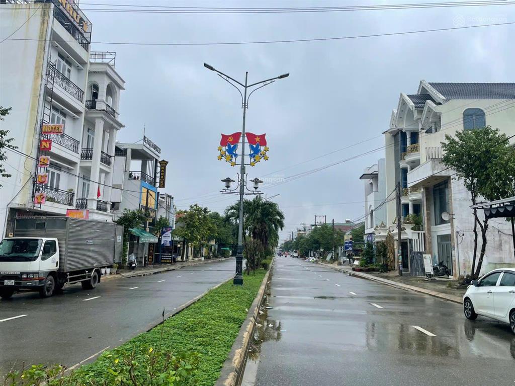 Bán lô đất 102,5m² đường 17m, hoàng diệu,trung tâm vĩnh điện