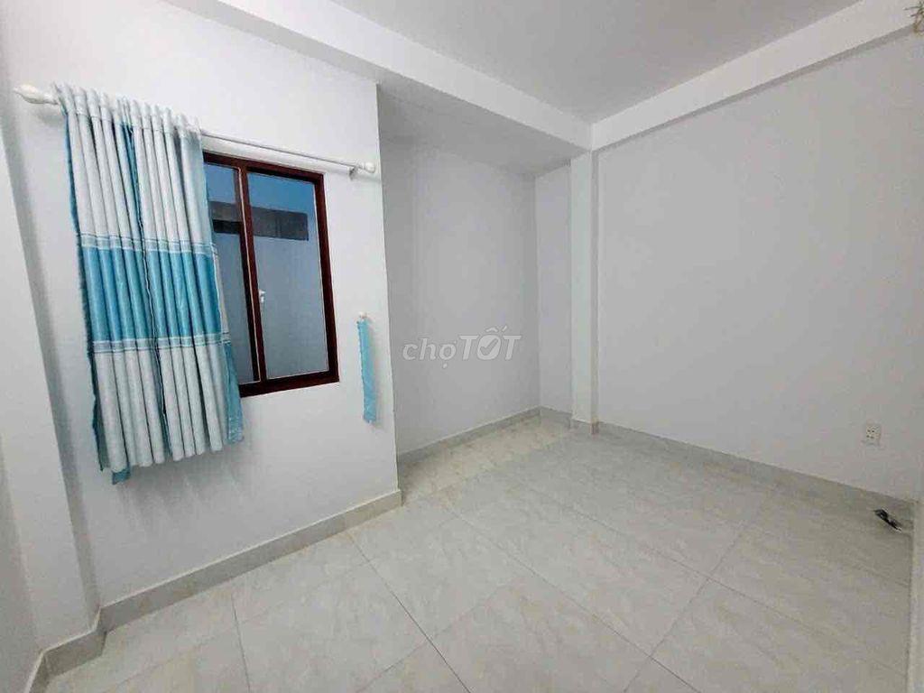nhà chỉ cho gia đình ở mới sạch sẽ hẽm an ninh gần sân bay