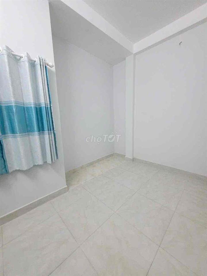nhà chỉ cho gia đình ở mới sạch sẽ hẽm an ninh gần sân bay