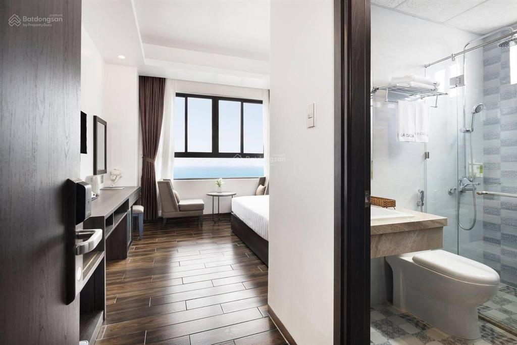 Bán khách sạn 3 sao gần bãi tắm hòn chồng phường vĩnh hải nha trang