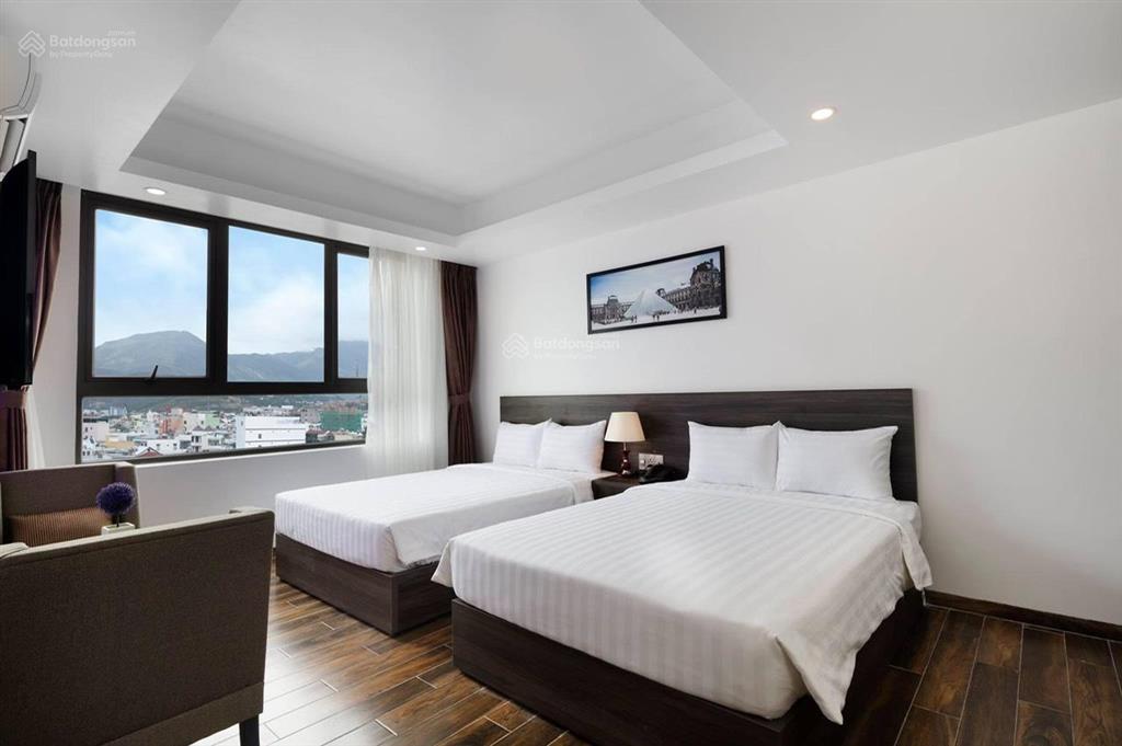 Bán khách sạn 3 sao gần bãi tắm hòn chồng phường vĩnh hải nha trang