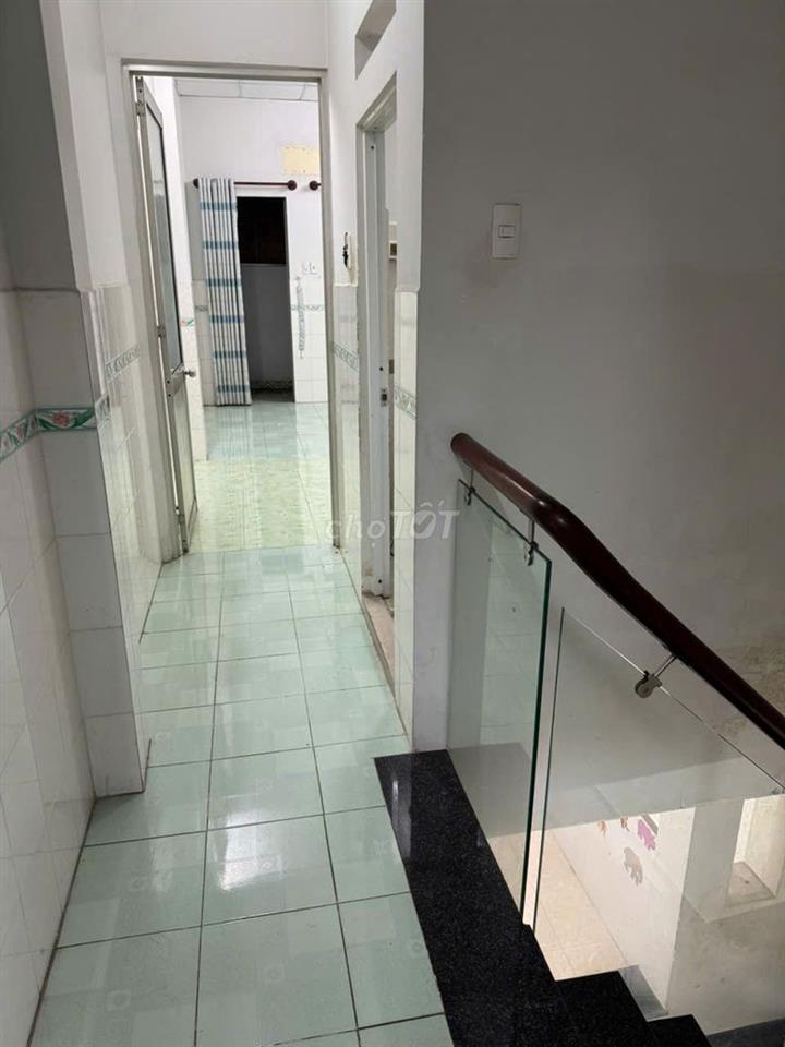 cho thuê nhà 1 tầm 2 phòng ngủ trên lầu