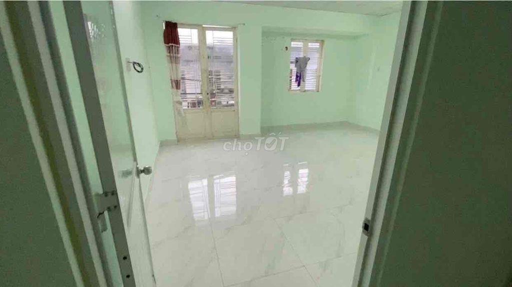 nhà 1 trệt 1 lầu ,2 phòng ngủ,2 toilet,an ninh rộng rãi thoáng mát