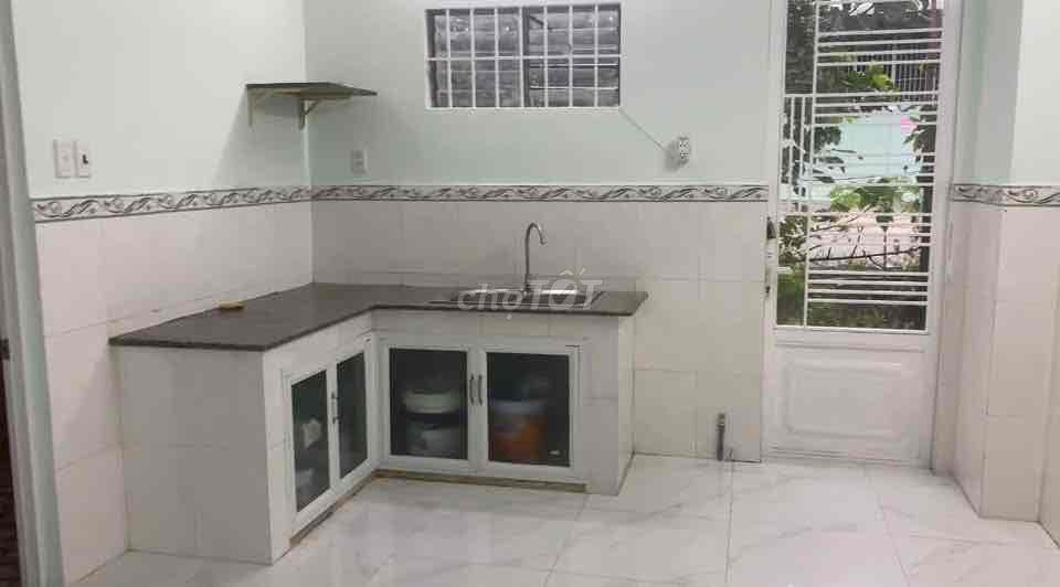 nhà 1 trệt 1 lầu ,2 phòng ngủ,2 toilet,an ninh rộng rãi thoáng mát