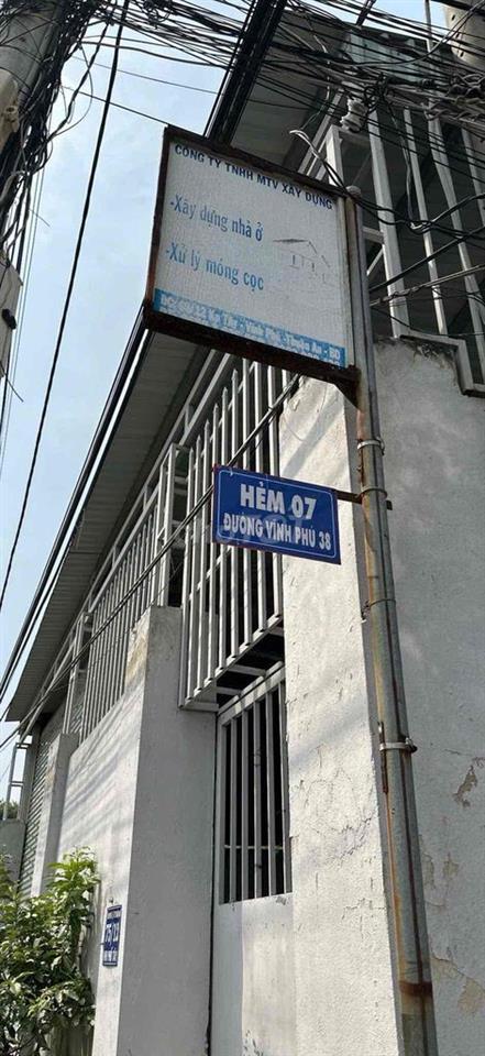 nhà 1 trệt 1 lầu ,2 phòng ngủ,2 toilet,an ninh rộng rãi thoáng mát