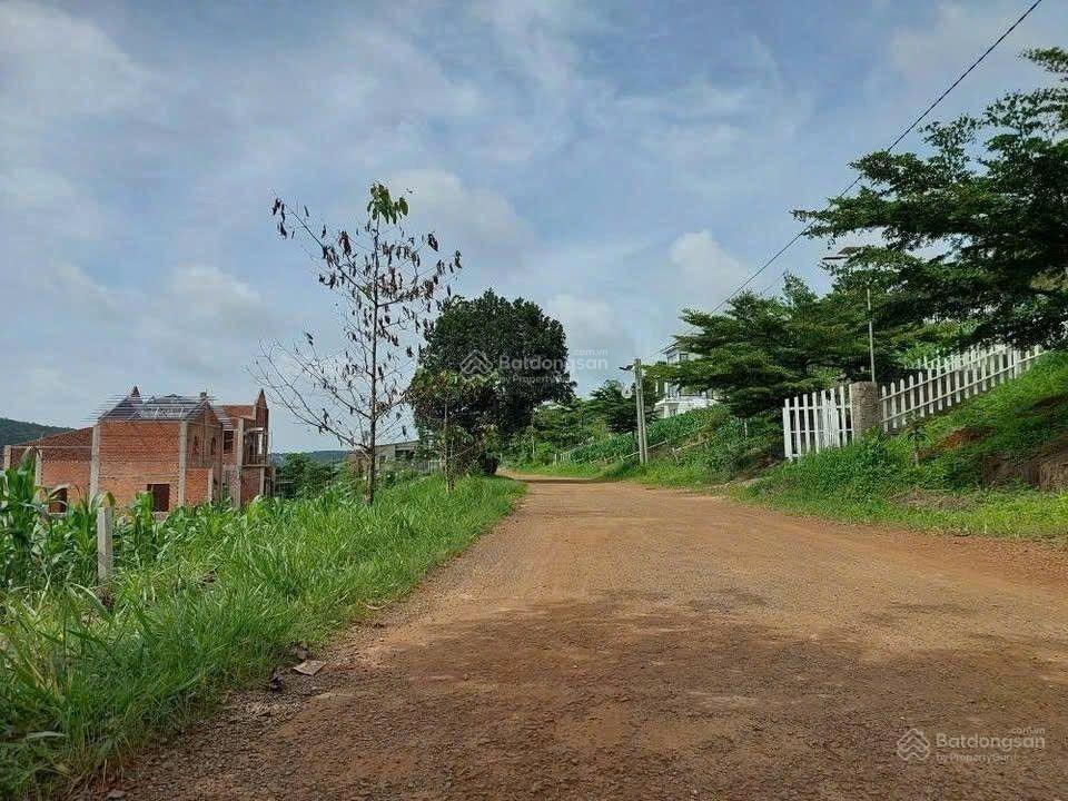 Bán đất đầu thôn 5 b'lá, 6x30m nở hậu 6.4m, 138m2 tc, giá 890 triệu,  0937 614 ***