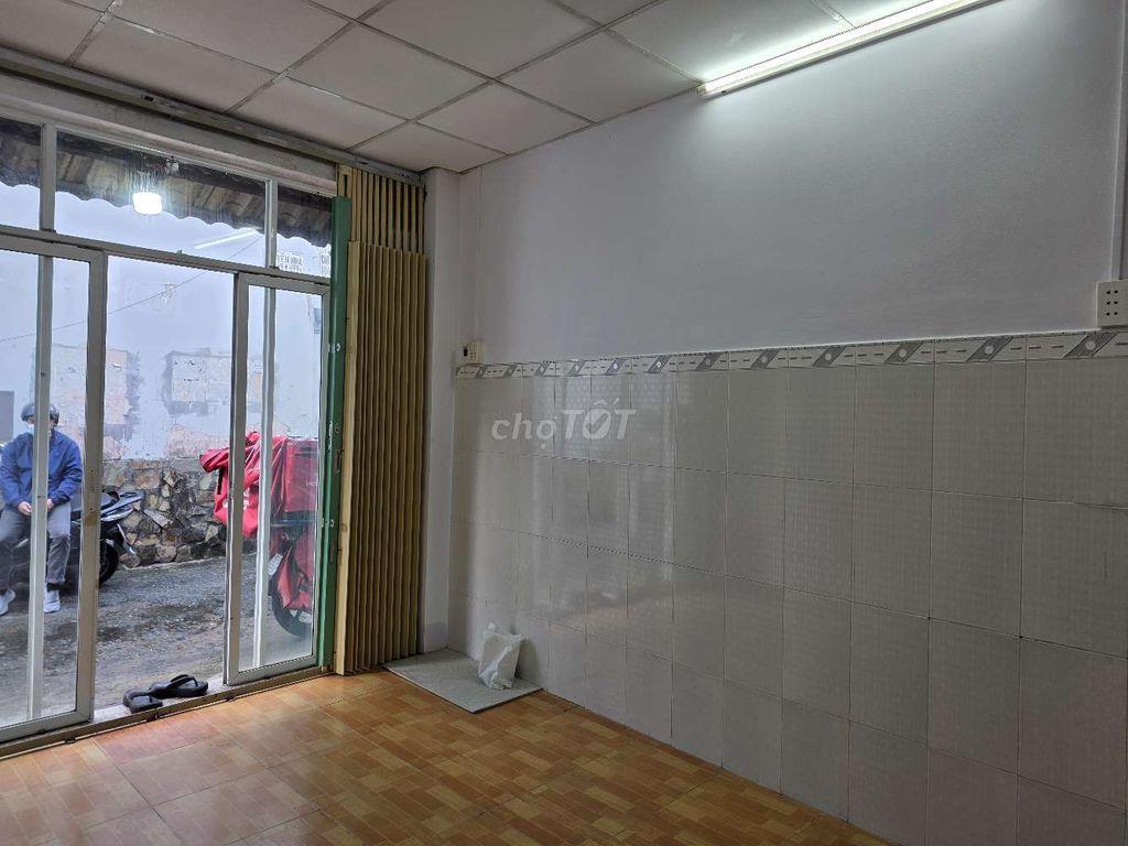 Cho thuê phòng trọ thiết kế là căn nhà độc lập 35m2, mặt tiền đường