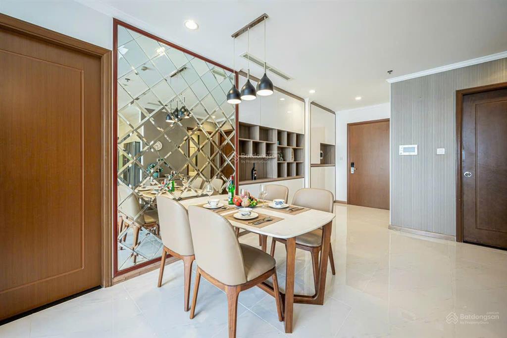 Chủ đi nước ngoài nên để lại cho thuê gấp căn hộ 3pn vinhomes central park giá tốt