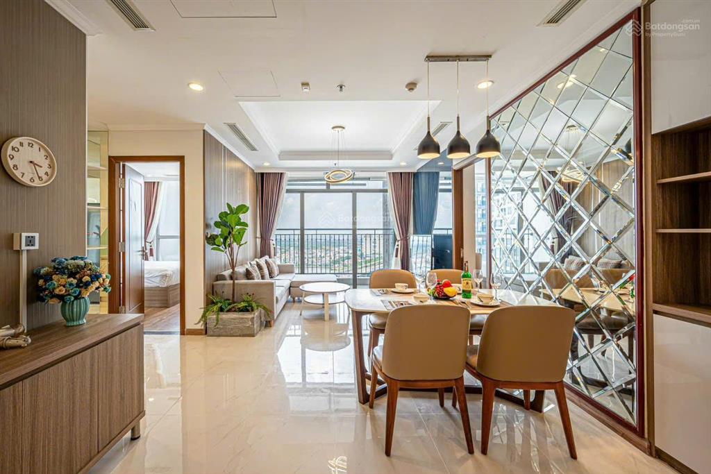 Chủ đi nước ngoài nên để lại cho thuê gấp căn hộ 3pn vinhomes central park giá tốt
