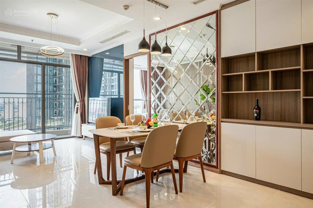 Chủ đi nước ngoài nên để lại cho thuê gấp căn hộ 3pn vinhomes central park giá tốt