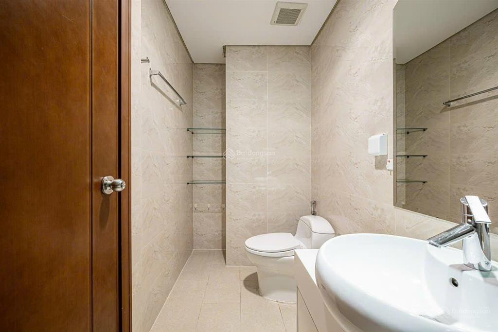 Chủ đi nước ngoài nên để lại cho thuê gấp căn hộ 3pn vinhomes central park giá tốt