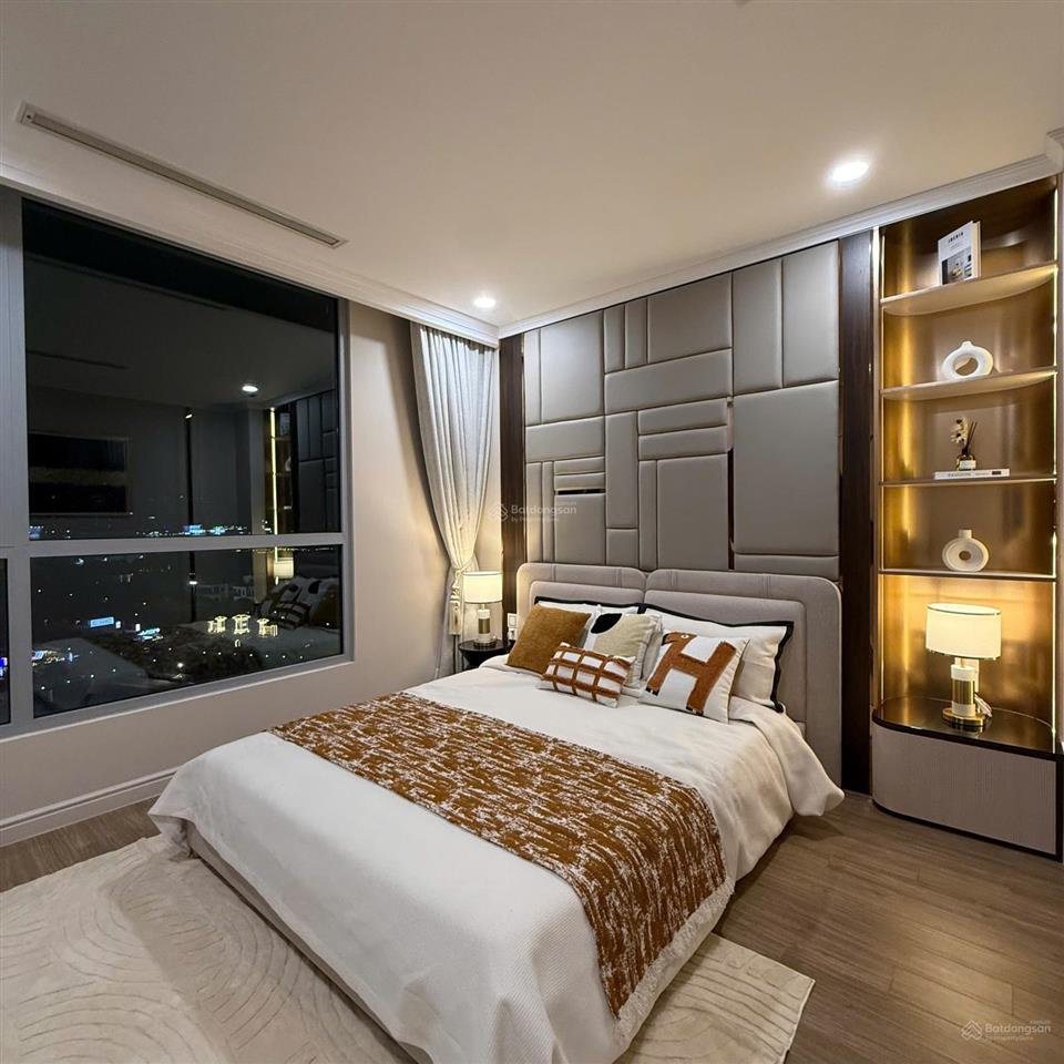 Chủ cần cho thuê gấp 3pn 108 m2 view sông tuyệt đẹp, sang trọng, tiện nghi, giá tốt vinhomes