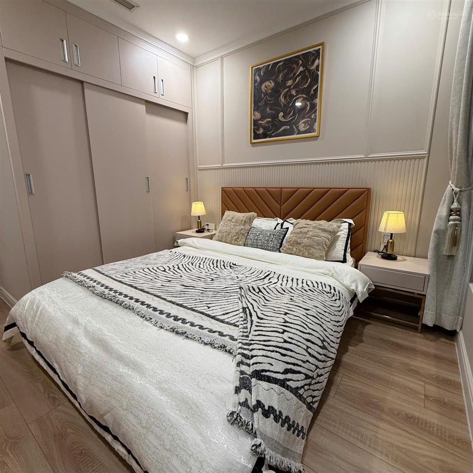 Chủ cần cho thuê gấp 3pn 108 m2 view sông tuyệt đẹp, sang trọng, tiện nghi, giá tốt vinhomes