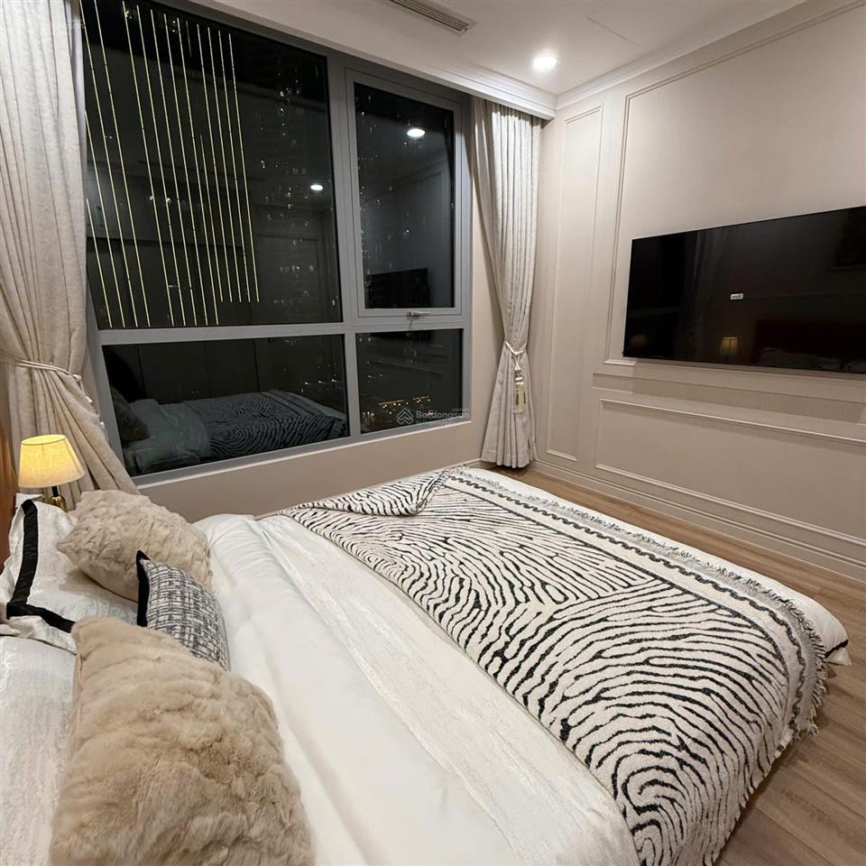 Chủ cần cho thuê gấp 3pn 108 m2 view sông tuyệt đẹp, sang trọng, tiện nghi, giá tốt vinhomes