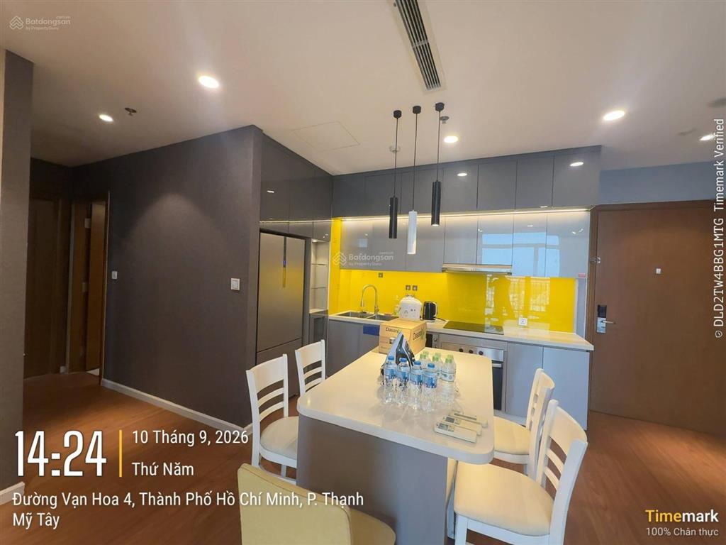 Tôi cần cho thuê gấp cc 2pn, 2wc, 80m2 tại vinhomes central park, giá ưu đãi 19 triệu vnd