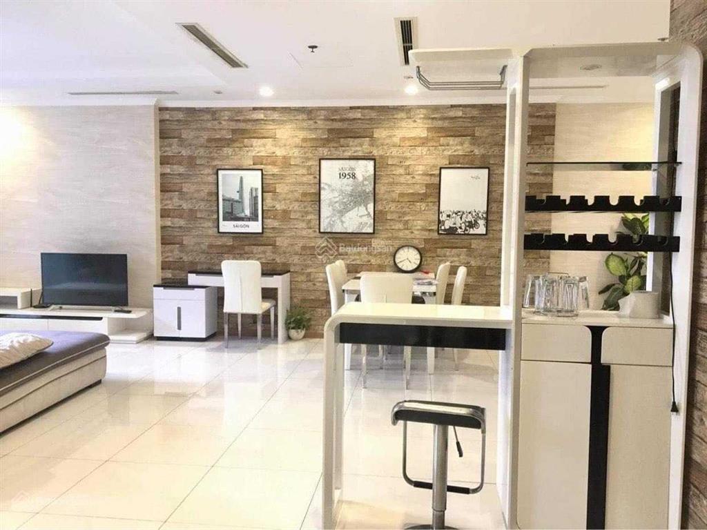 Tôi cần cho thuê căn hộ 2 phòng ngủ, vinhomes central park, view landmark 81
