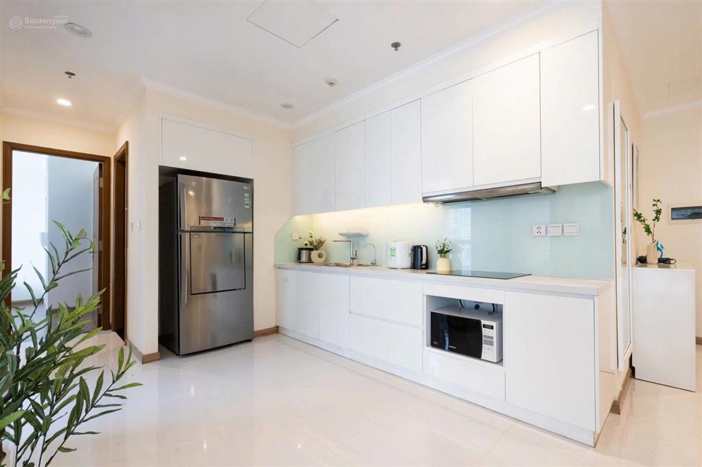 Chủ định cư nước ngoài cần bán gấp căn 2 pn khu landmark, nhà đẹp, sổ hồng sẵn, cho thuê 28 triệu