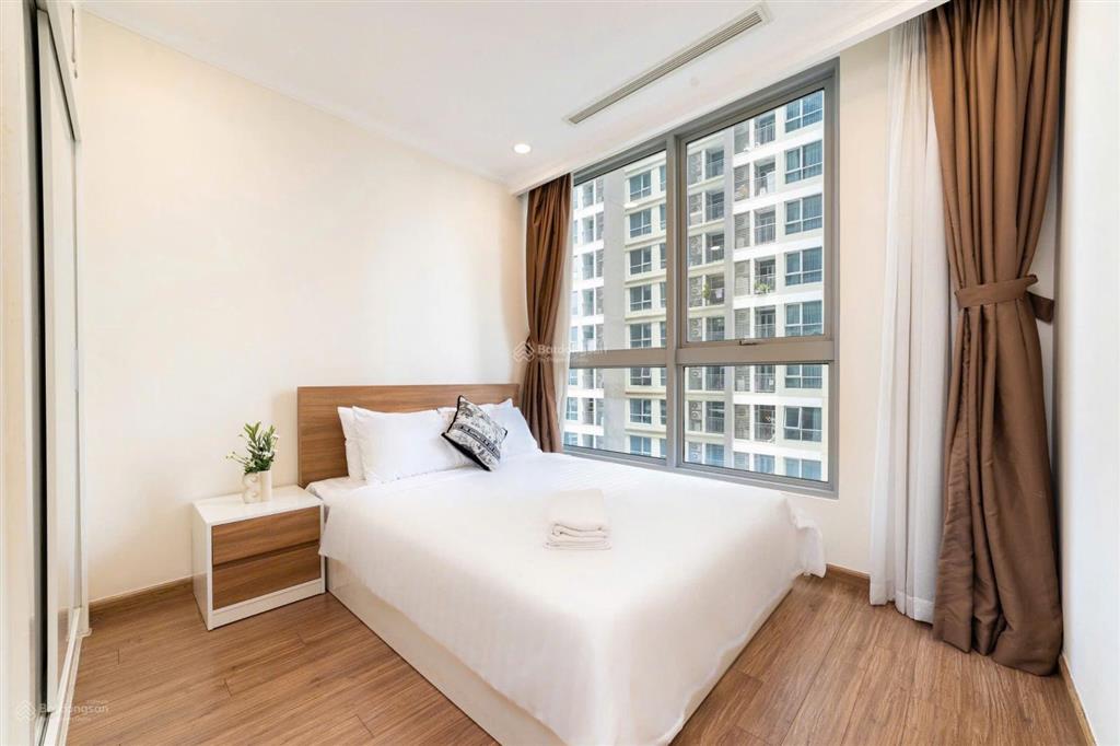 Chủ định cư nước ngoài cần bán gấp căn 2 pn khu landmark, nhà đẹp, sổ hồng sẵn, cho thuê 28 triệu